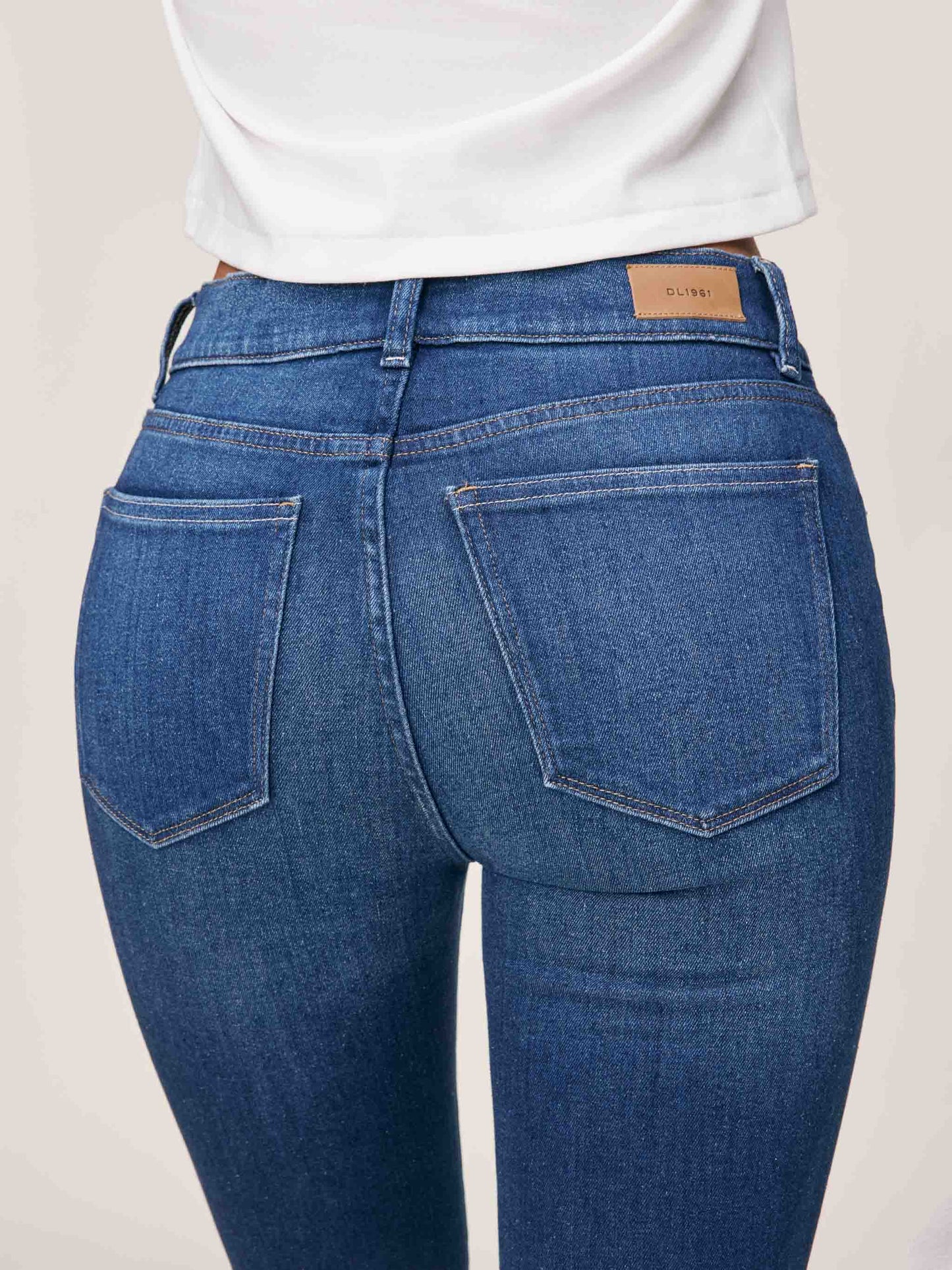 Mara Straight Mid Rise Instasculpt Ankle Jeans Santa Monica - DL1961