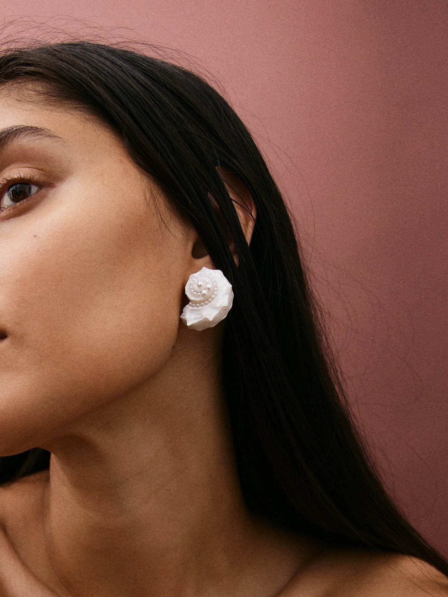 Santana Shell Statement Stud Earrings Pearl - BaubleBar