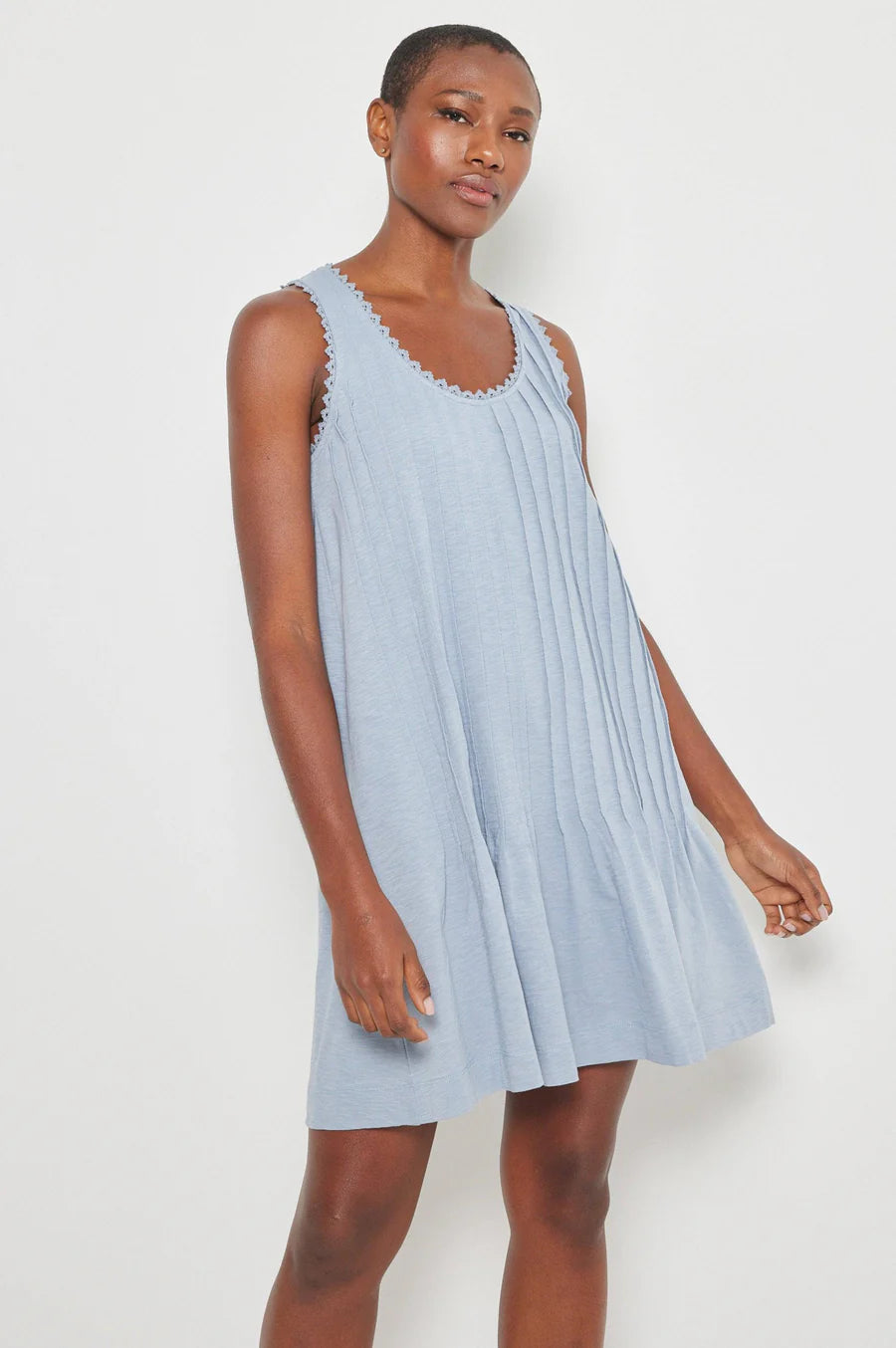 lisa denim dress WornOnTV: Lisa's denim tie waist dress on Bel-Air | Simone Joy Jones