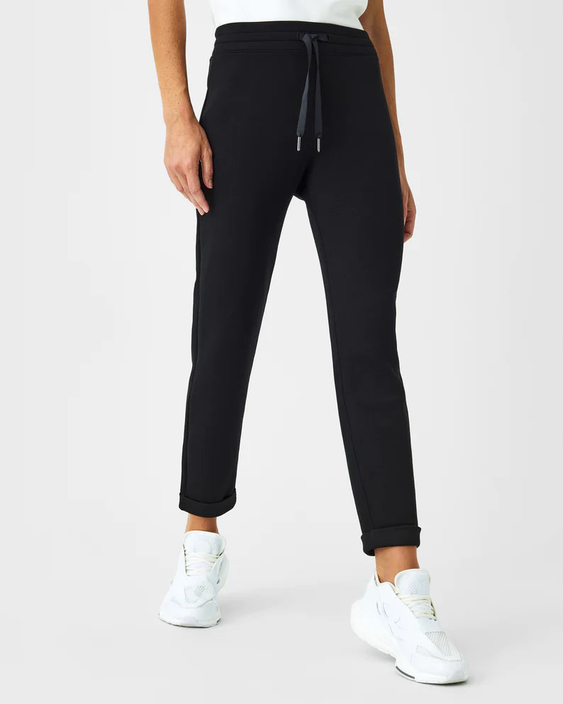 AirEssentials Tapered Pant Very Black - SPANX – Jackie Z Style Co.