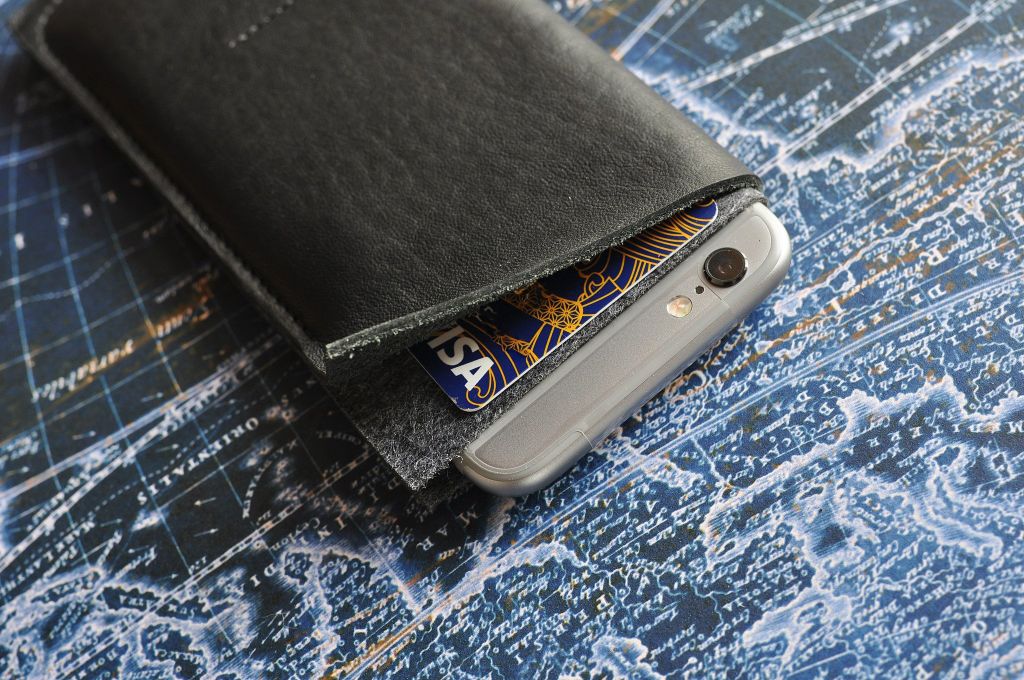 Leather iPhone Wrap - Kiko