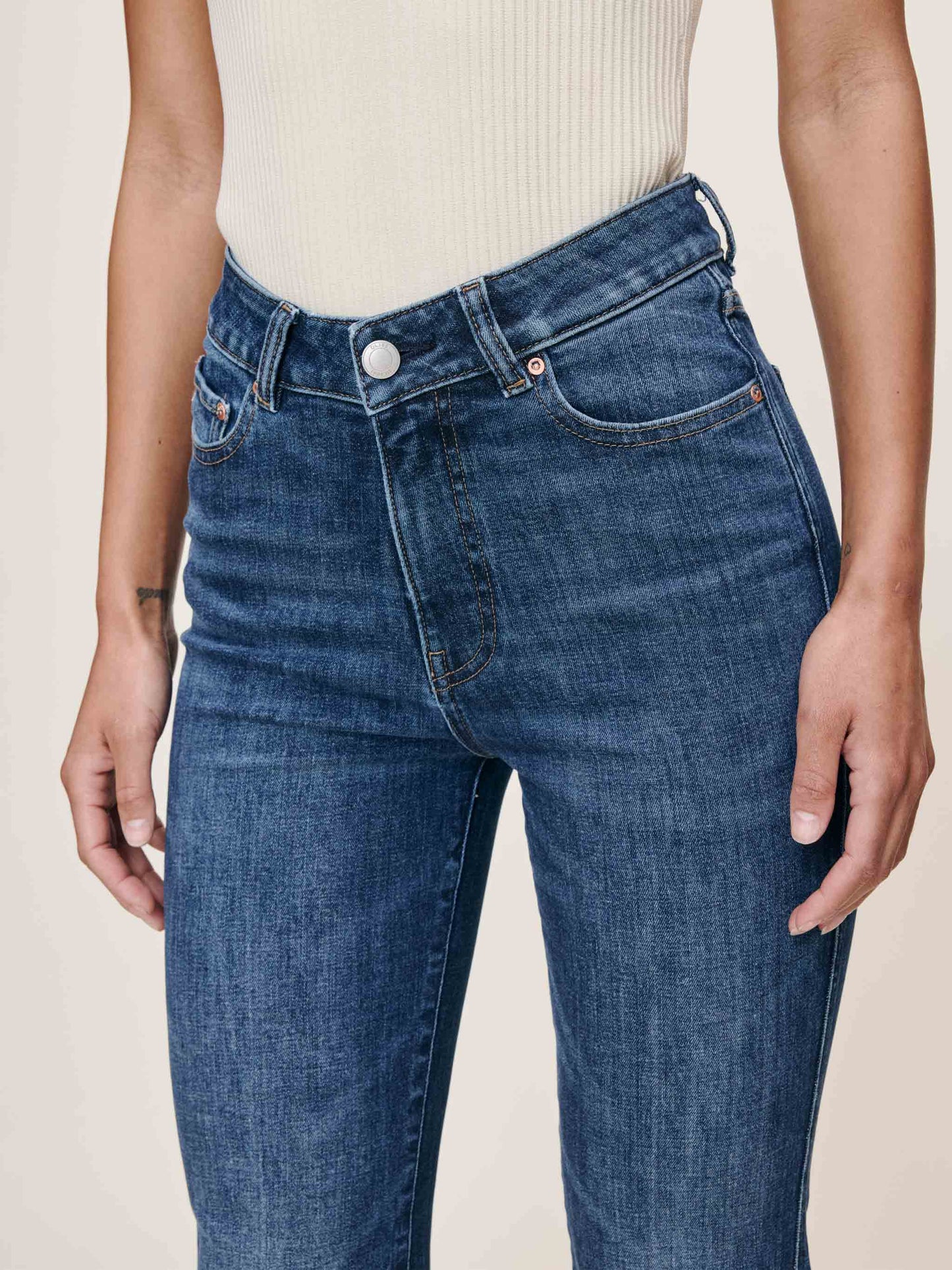 Claira Straight Boot Contoured Instasculpt Mid Rise 32 Jeans Lake Dusk - DL1961