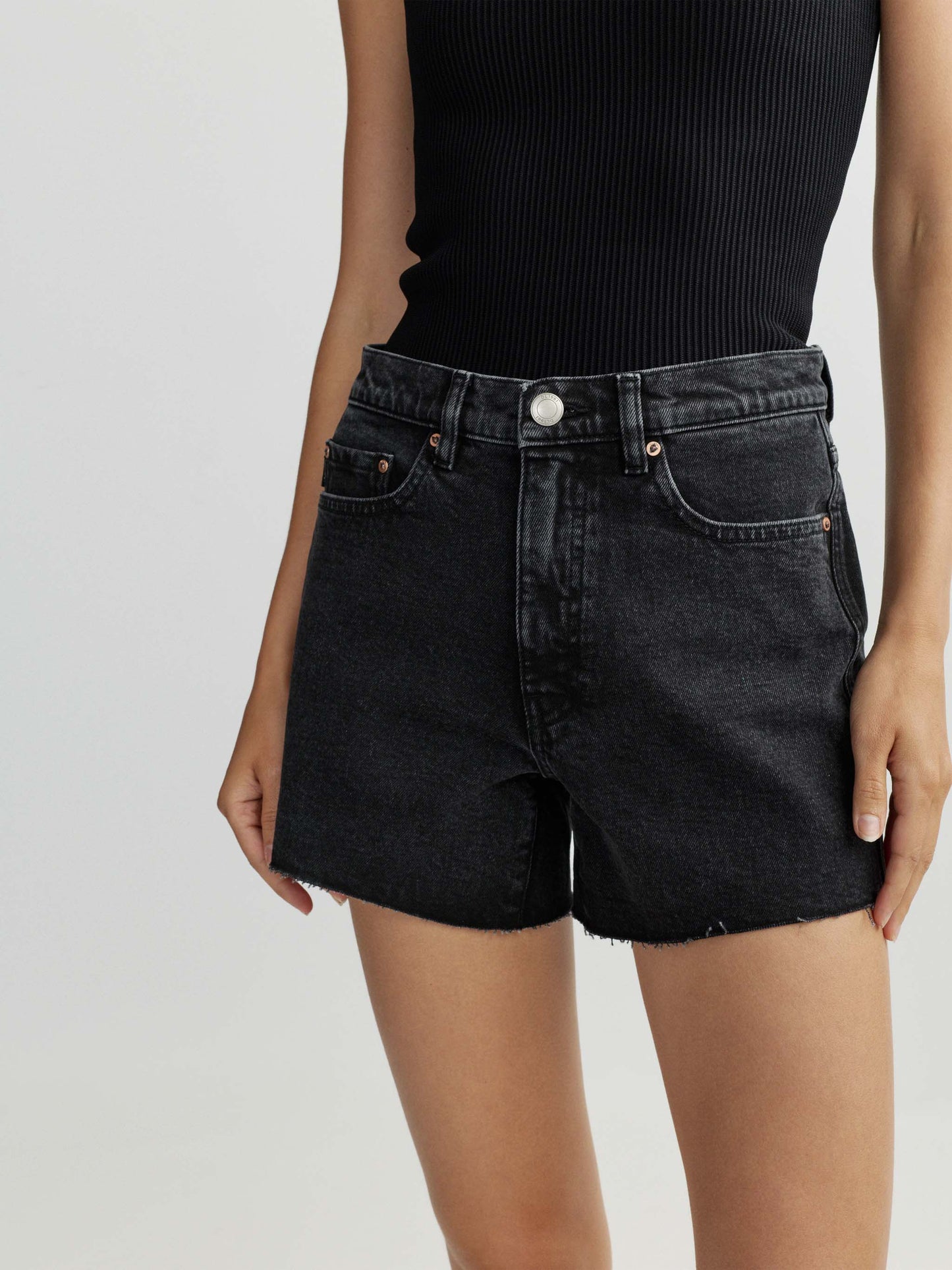 Zoie Short Relaxed 4.5 Nightshade - DL1961