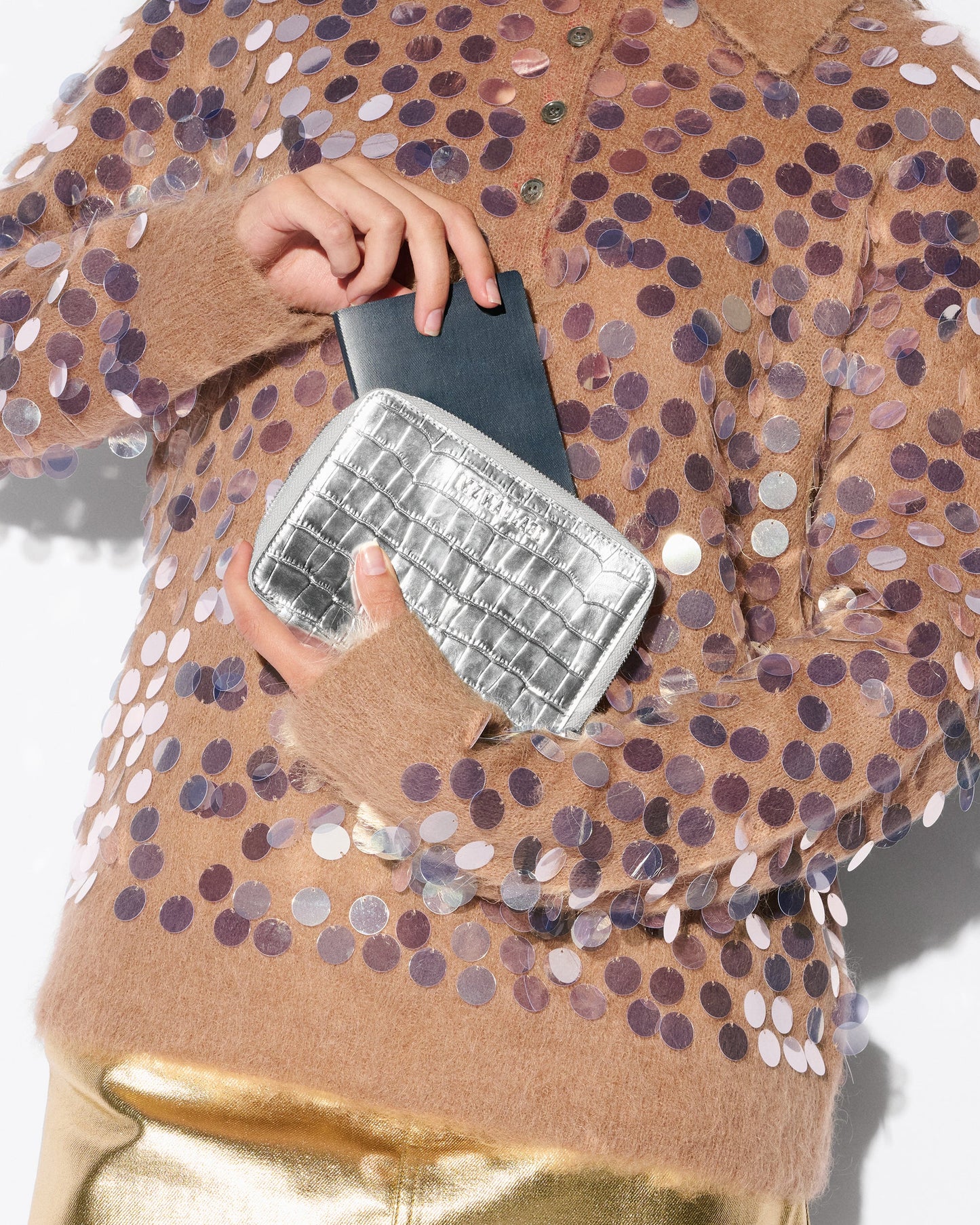 Passport Organizer Silver Croc Effect - MZ Wallace