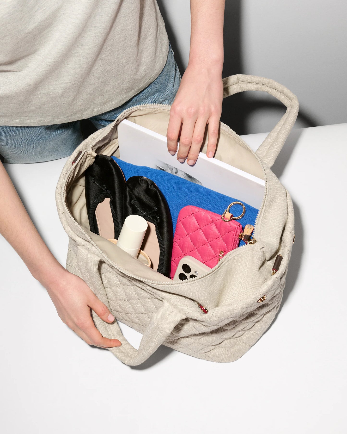Medium Metro City Tote Sandy Linen - MZ Wallace