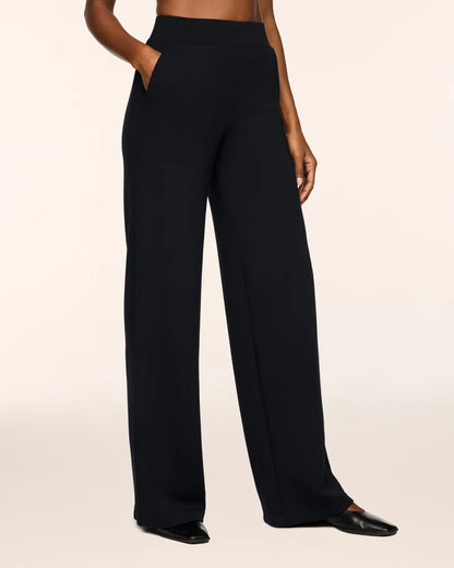 Airessentials Pintuck Wide Leg Pant Very Black - SPANX