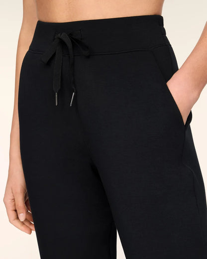 Airessentials Slim Cuff Jogger Very Black - SPANX
