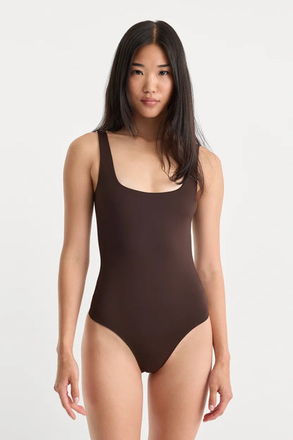 The Sculpting Modern Tank Bodysuit Espresso - Good American