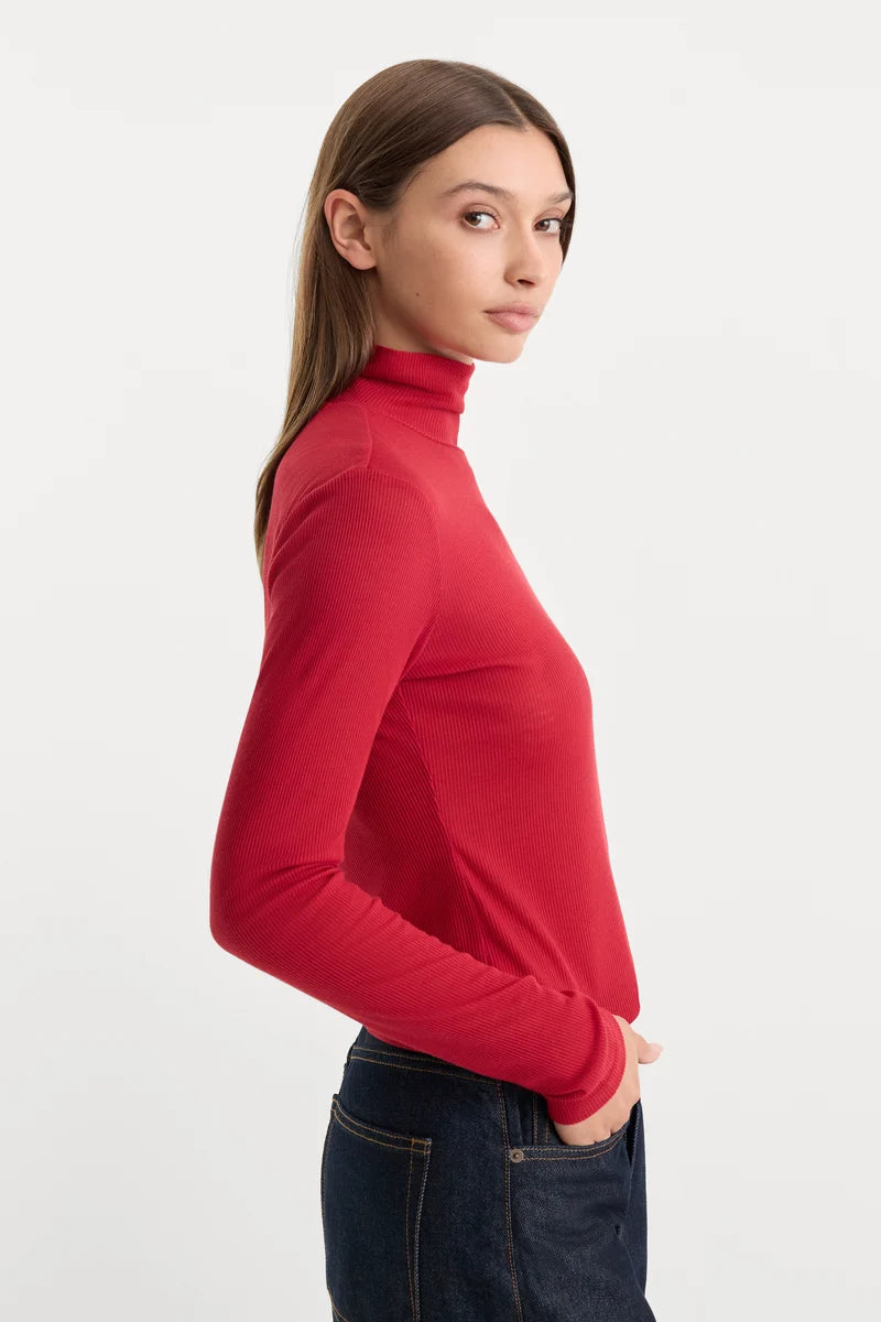 Sheer Rib Turtleneck Carmine - Good American