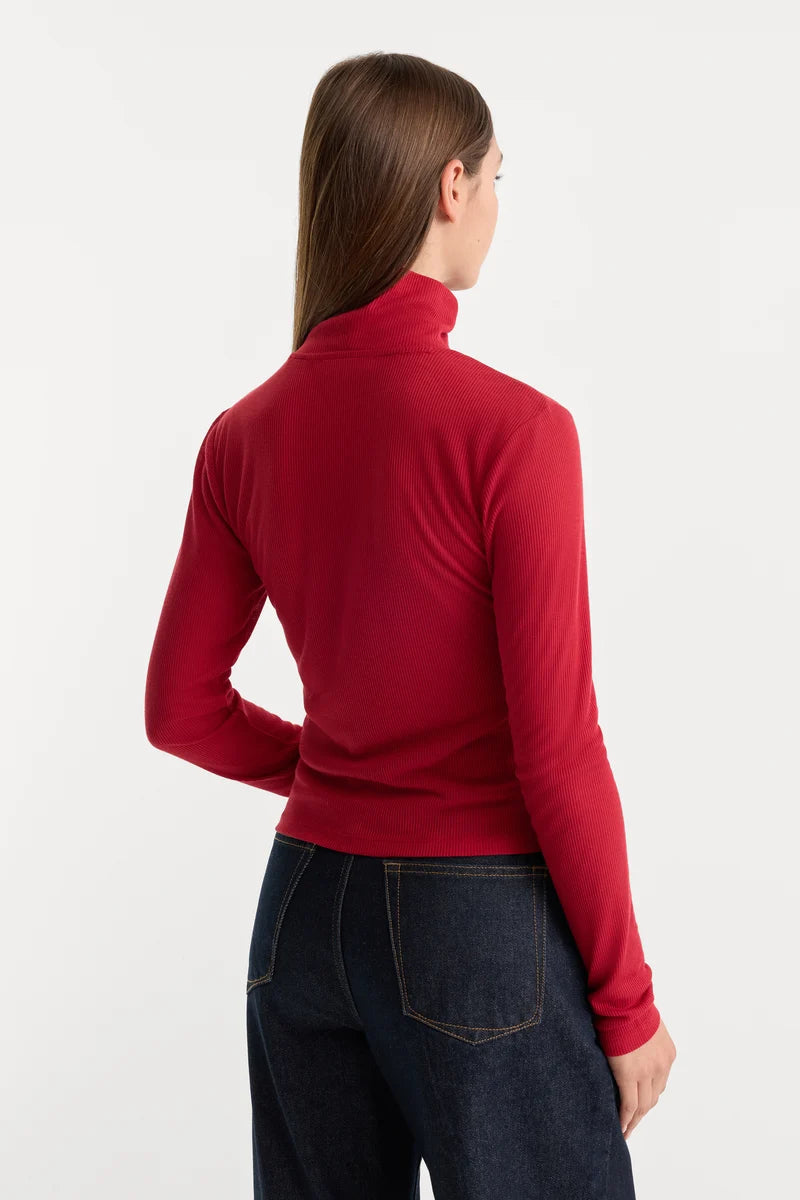 Sheer Rib Turtleneck Carmine - Good American