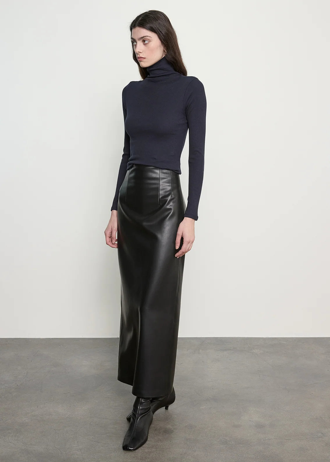 Leather Hi-Waist Curve Skirt Black - Enza Costa