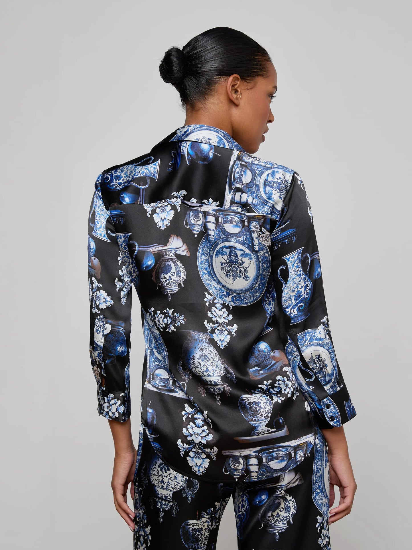 Dani Silk Blouse Black/Blue Porcelain Print - L'AGENCE