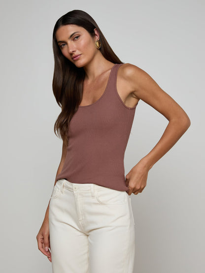 Adira Scoopneck Tank Cardamom - L'AGENCE