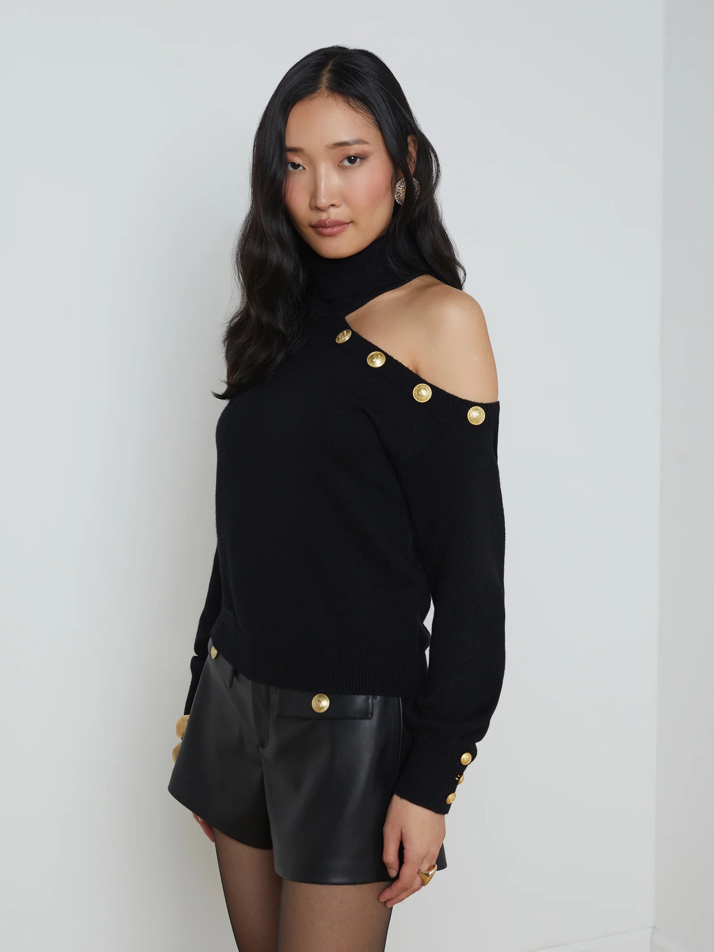 Brixie Cutout Turtleneck Black/Gold - L'AGENCE