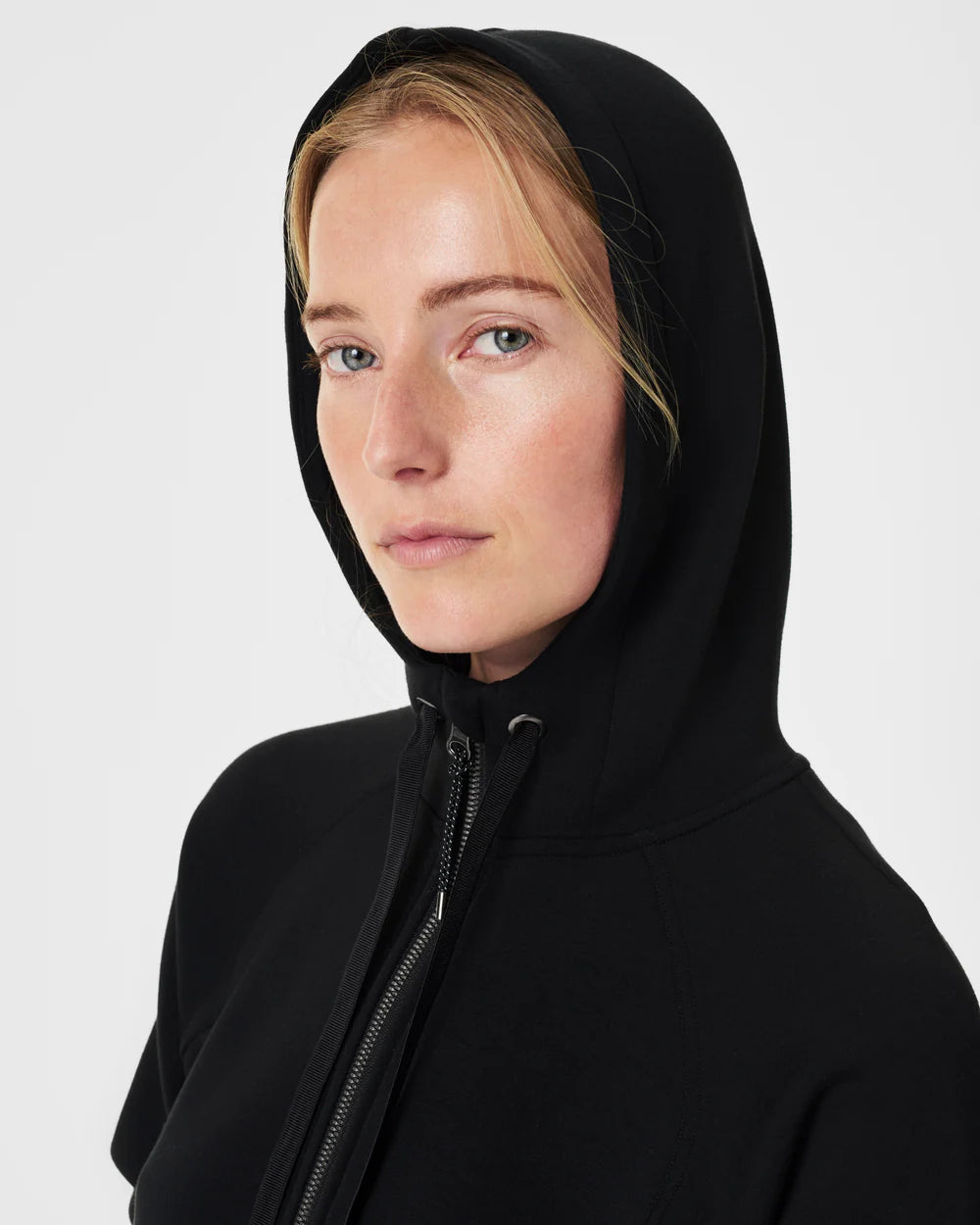 AirEssentials Full Zip Hoodie Very Black - SPANX