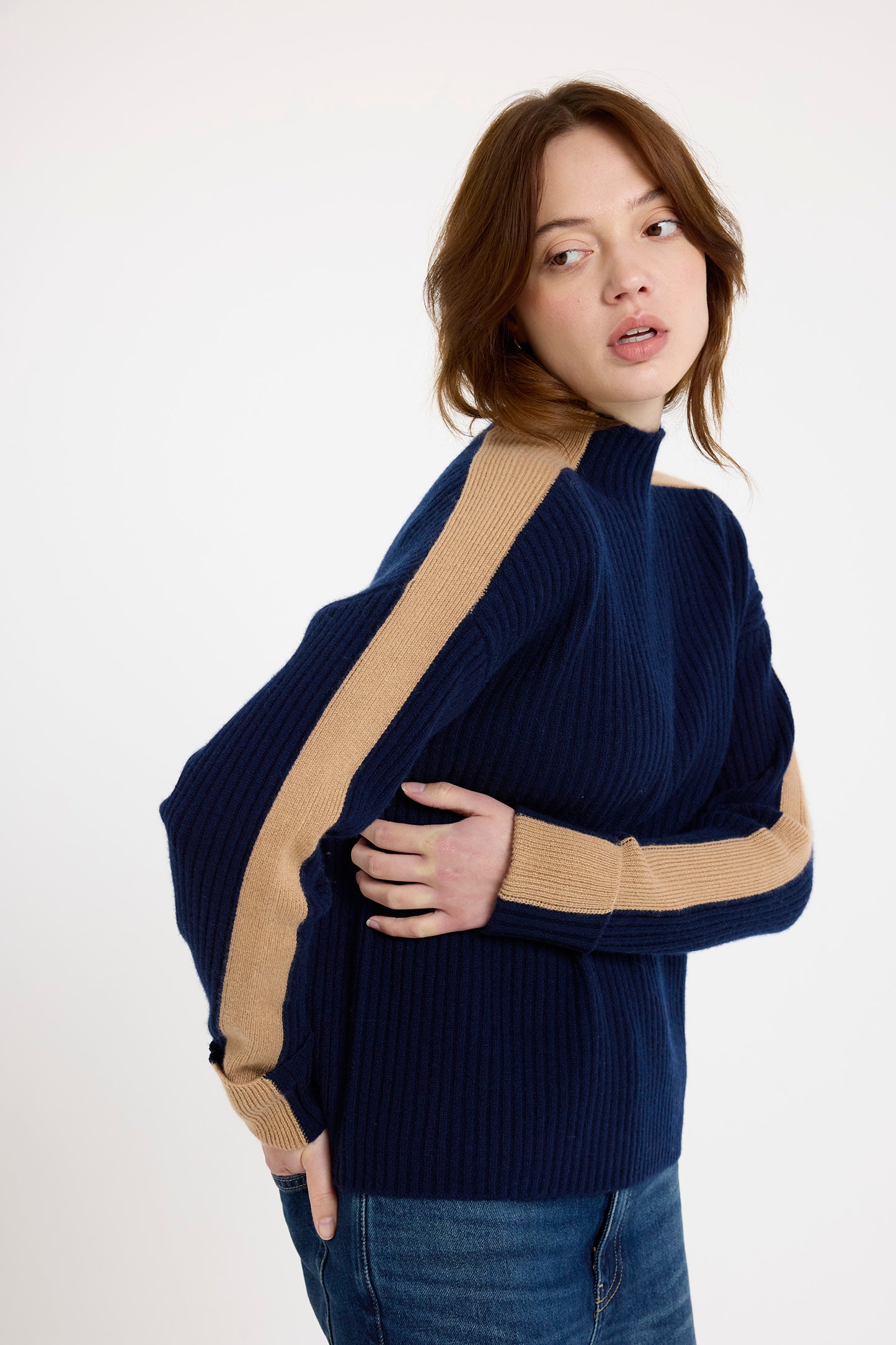 Chamonix Mock Neck Jumper Navy/Camel - Brodie Cashmere