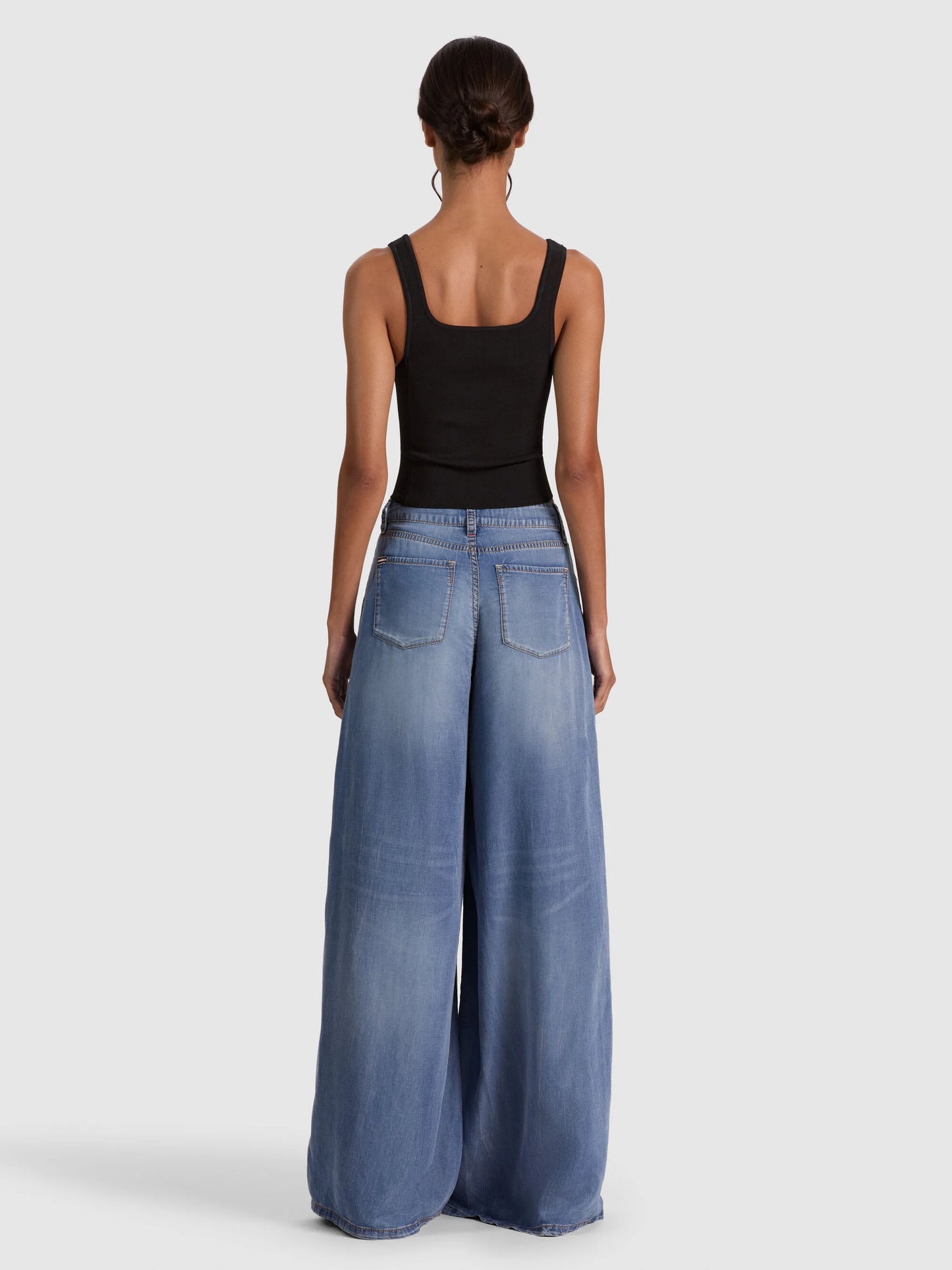 Devin Side Panel Tank Black - Alice + Olivia