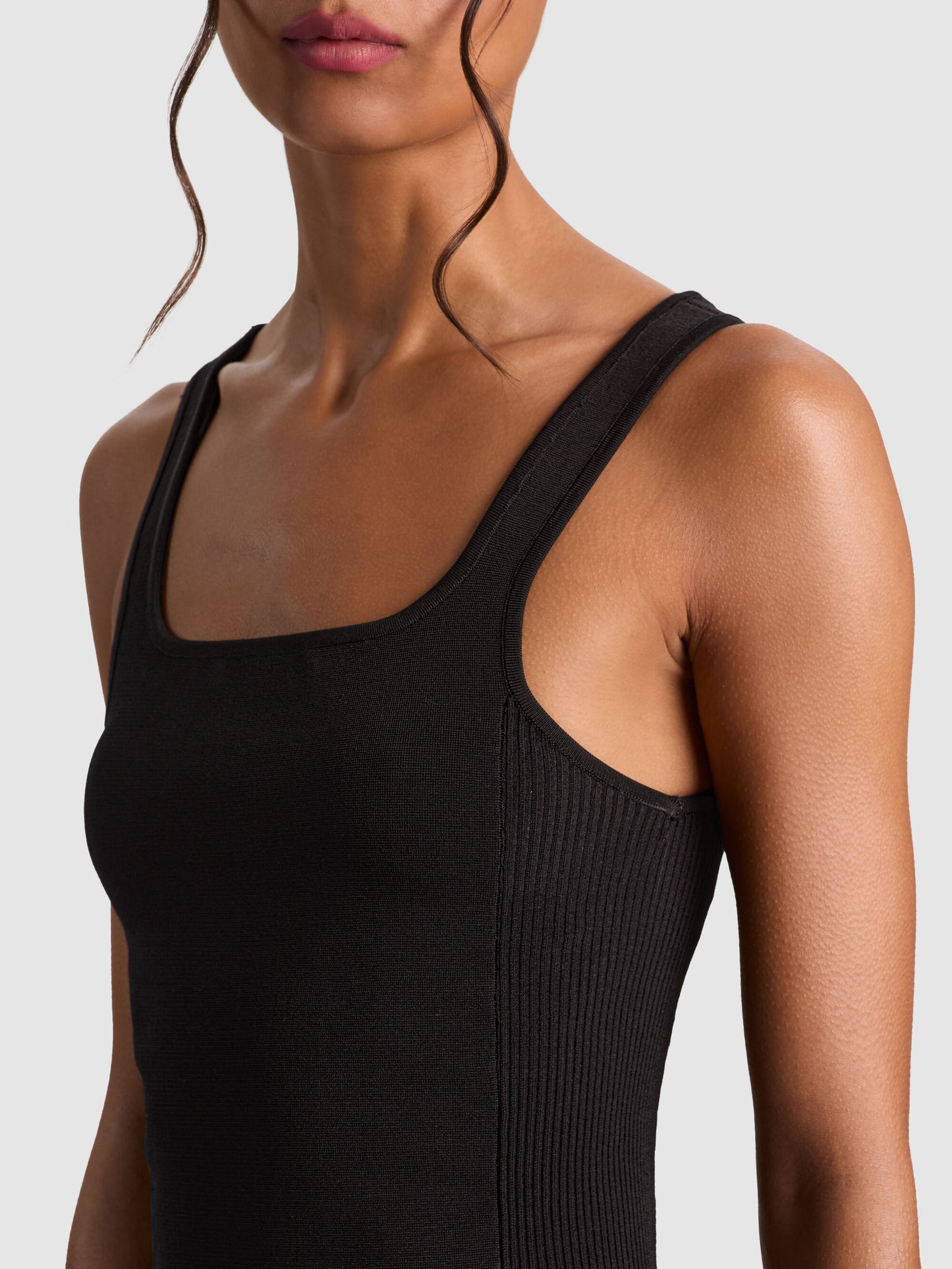 Devin Side Panel Tank Black - Alice + Olivia