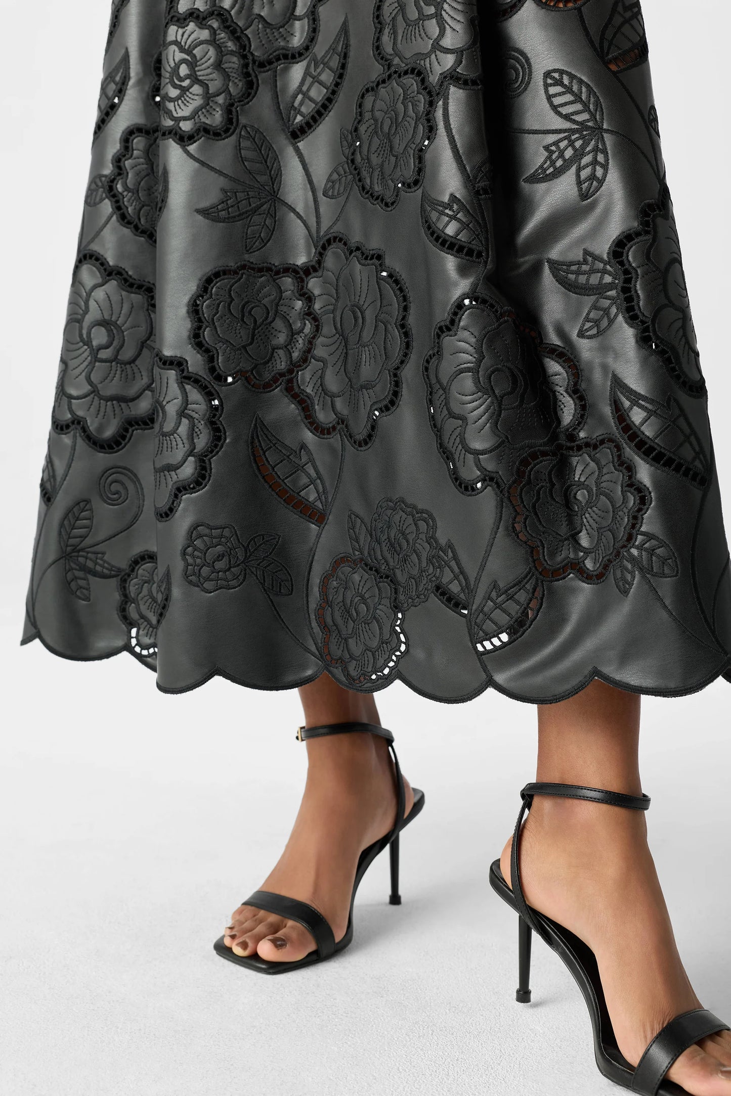 Stacy Lace Skirt Jet - Toccin