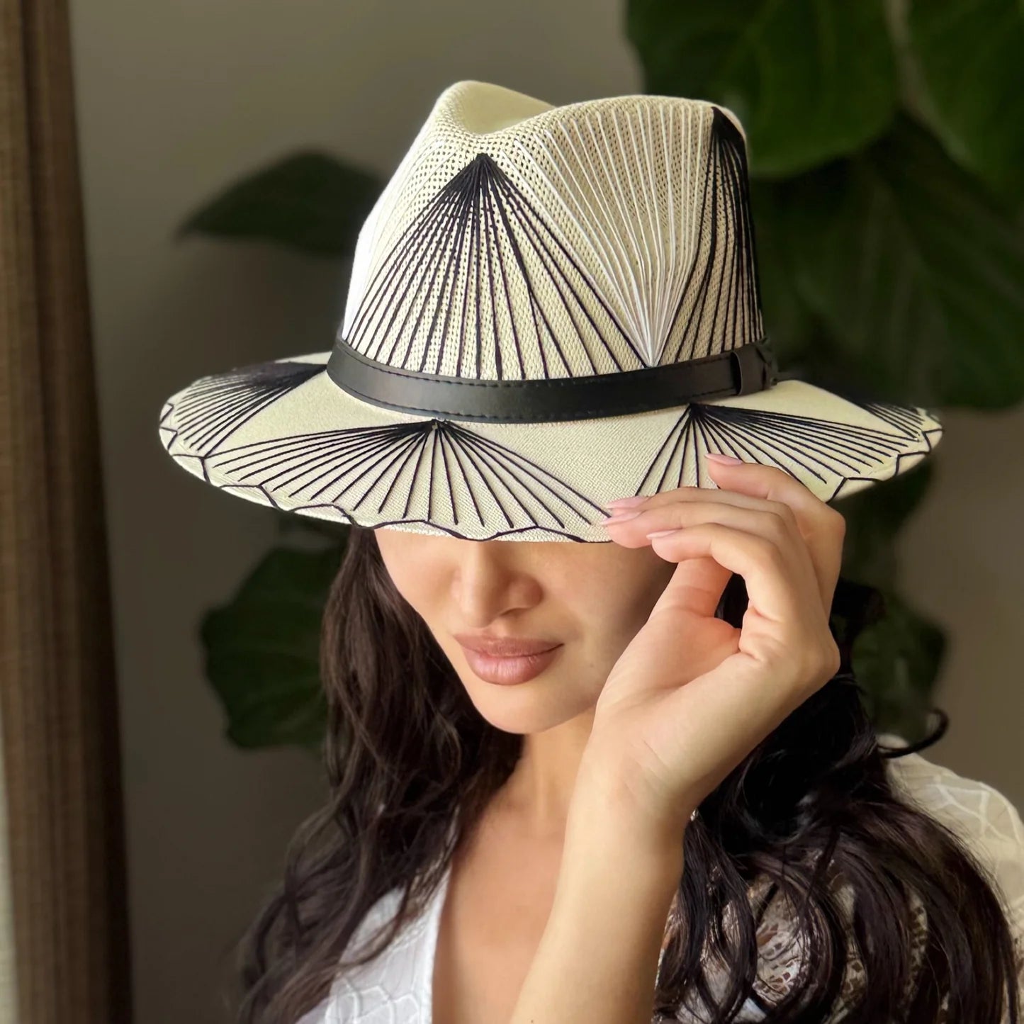 Agave Embroidered Hat Black - Chisme Lifestyle