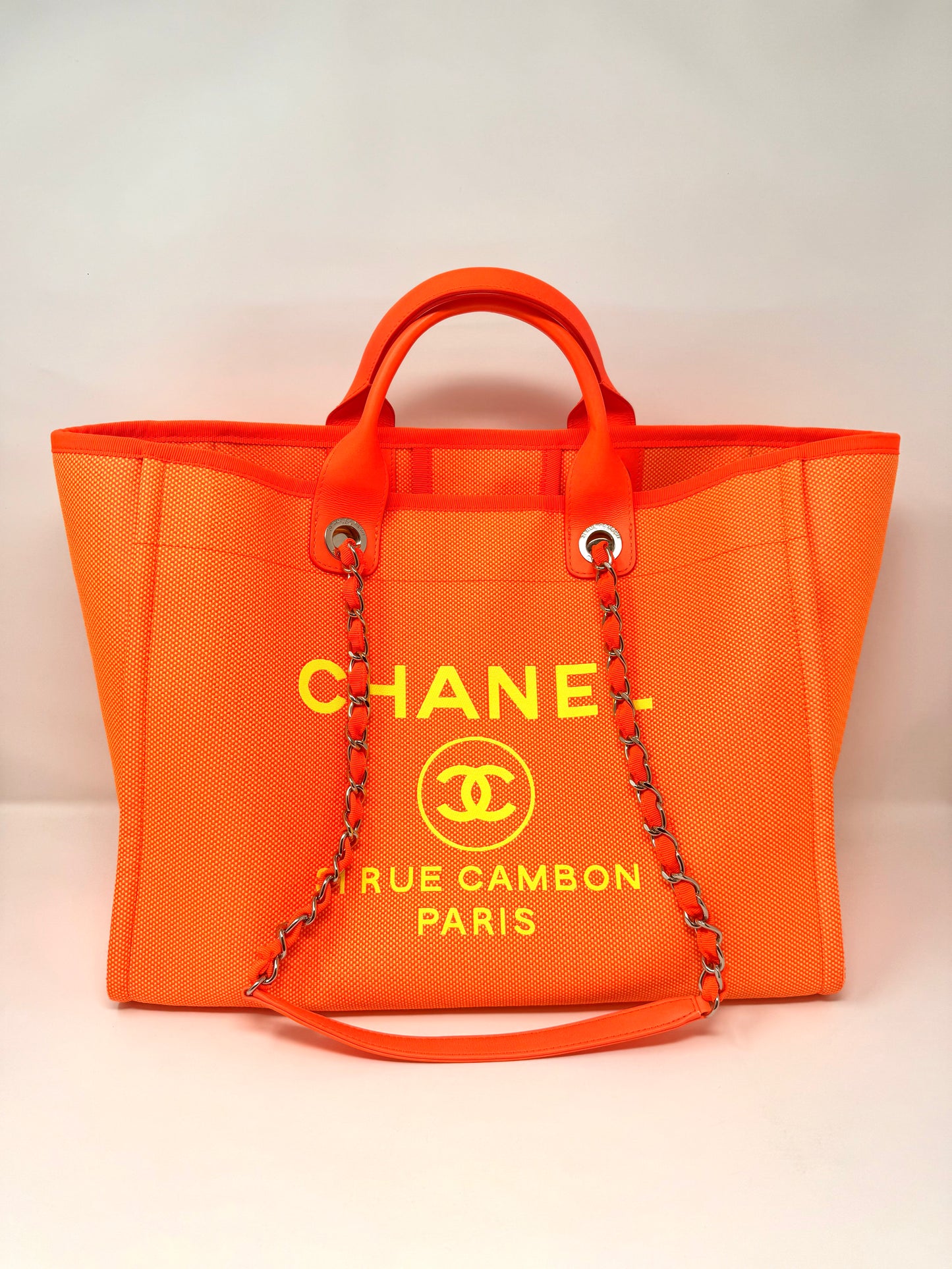 Deauville Tote Orange - Chanel