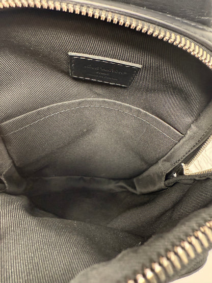 Avenue Slingbag PM Monogram Eclipse - Louis Vuitton