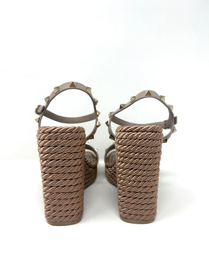 Rockstud Torchon Wedge Sandals Poudre - Valentino