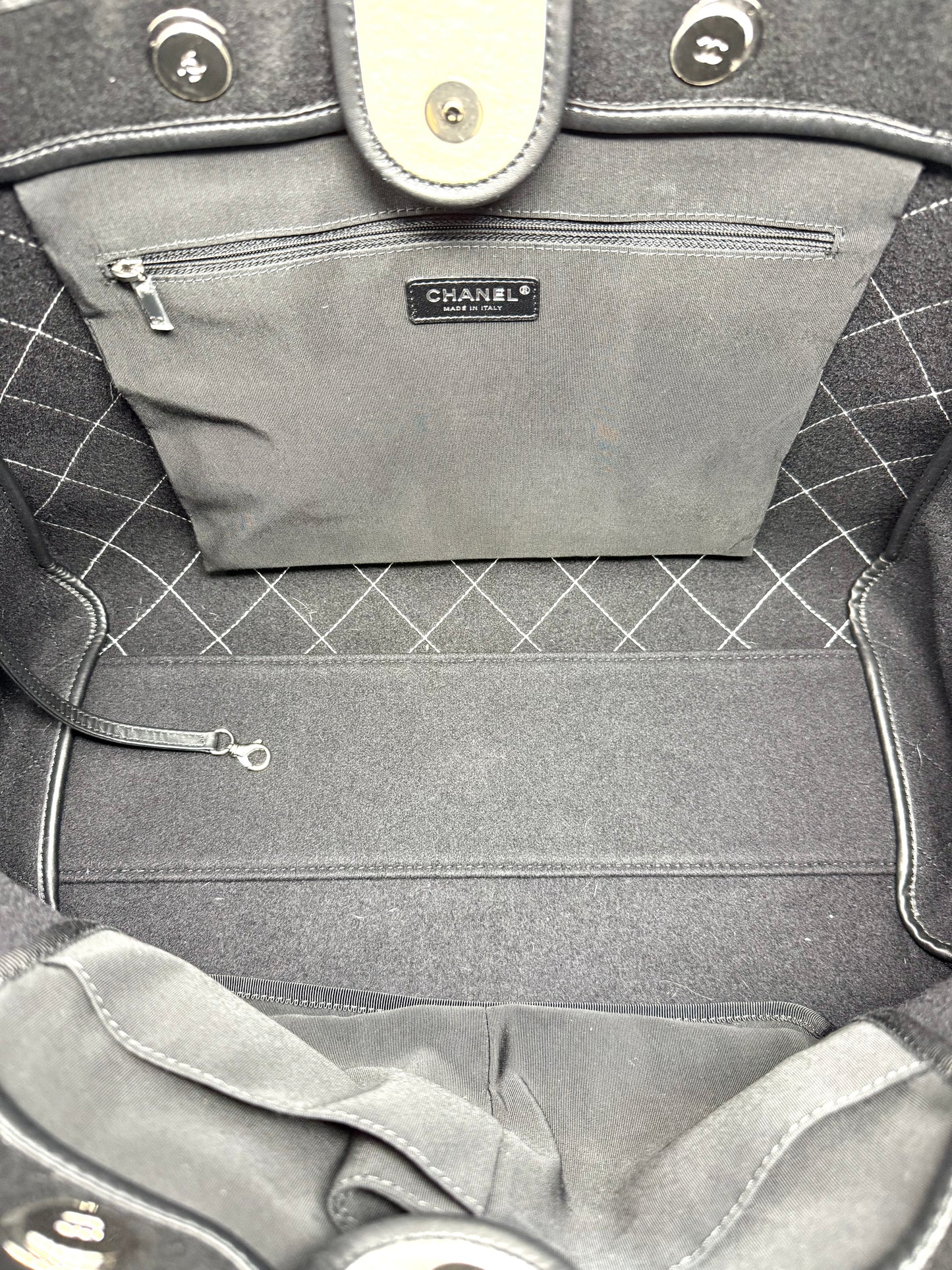 Large Deauville Wool Felt Tote White/Black - Chanel