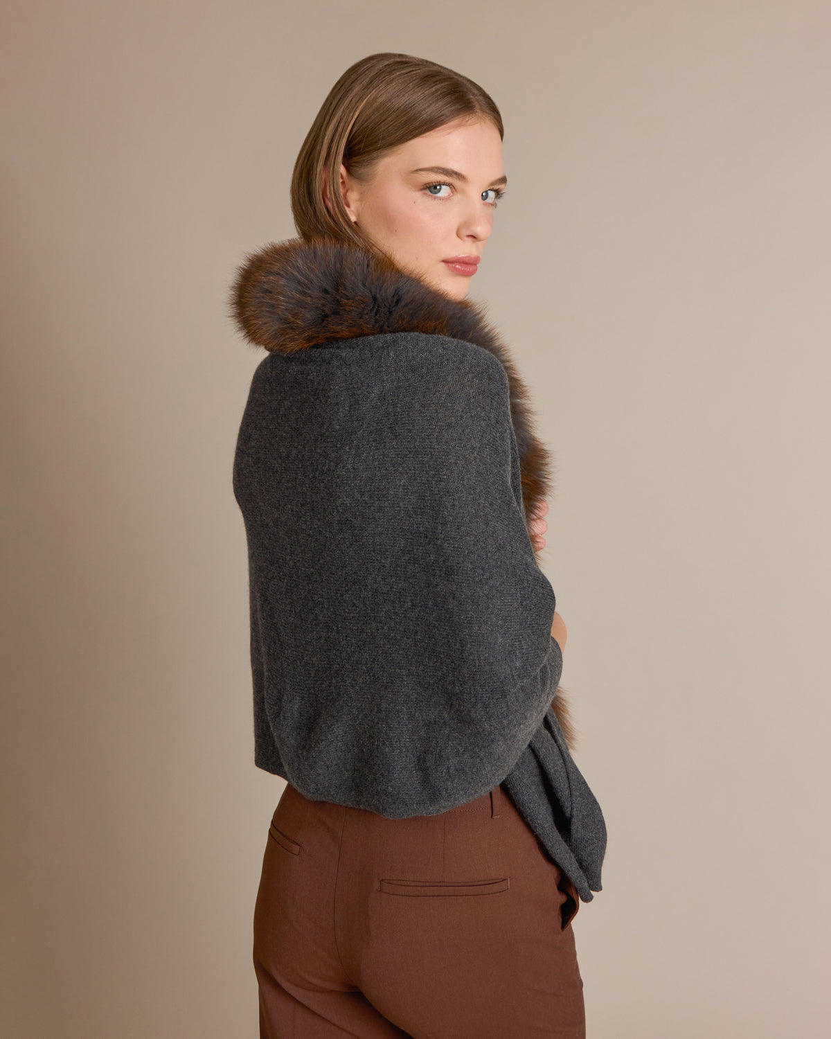 Cashmere Meryl Fox Trim Wrap Charocal/Negroni - Alashan