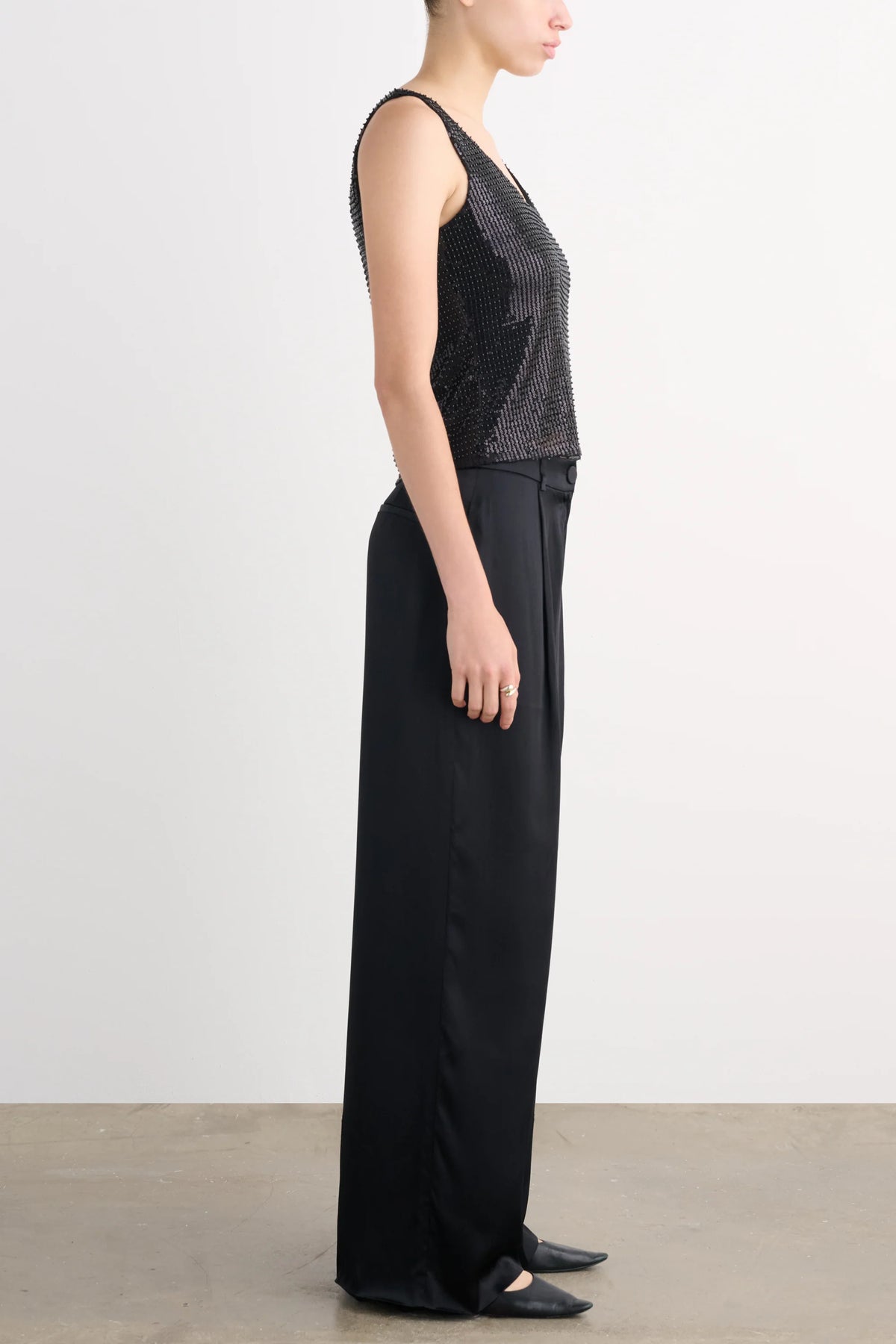 Moira Scoop Neck Tank Jet - Toccin