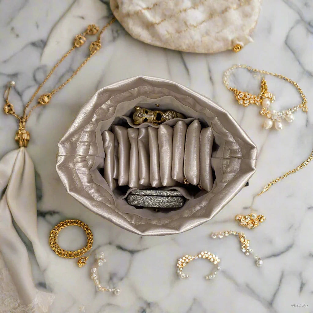Ultra Jewelry Case Pearl Quilted - PurseN