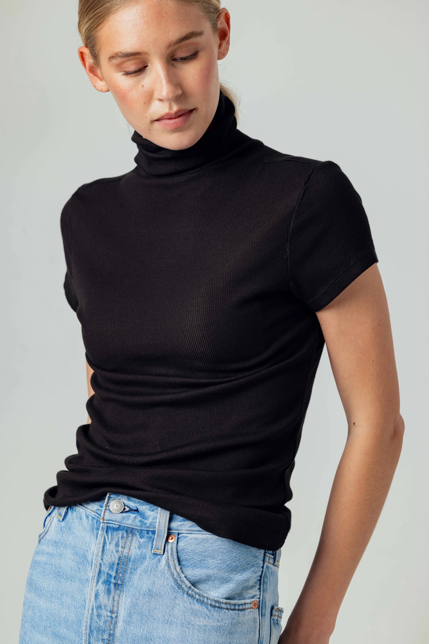 Archer Tee Black - Sundays