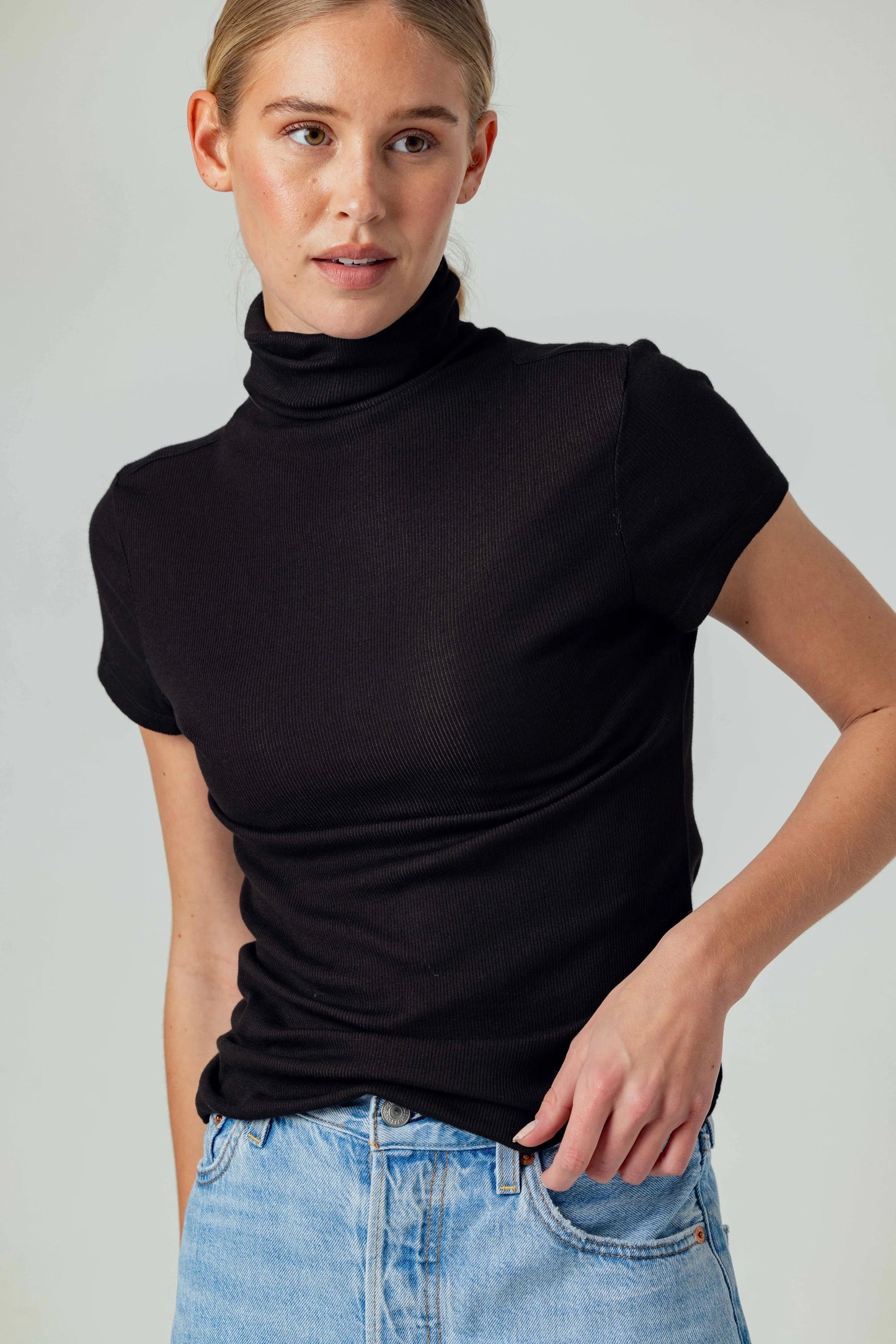 Archer Tee Black - Sundays