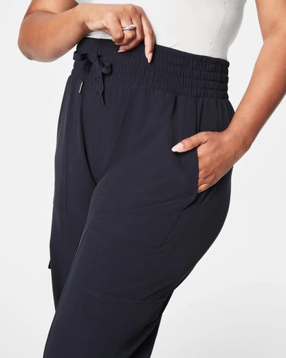 On The Move Cargo Jogger Very Black - SPANX