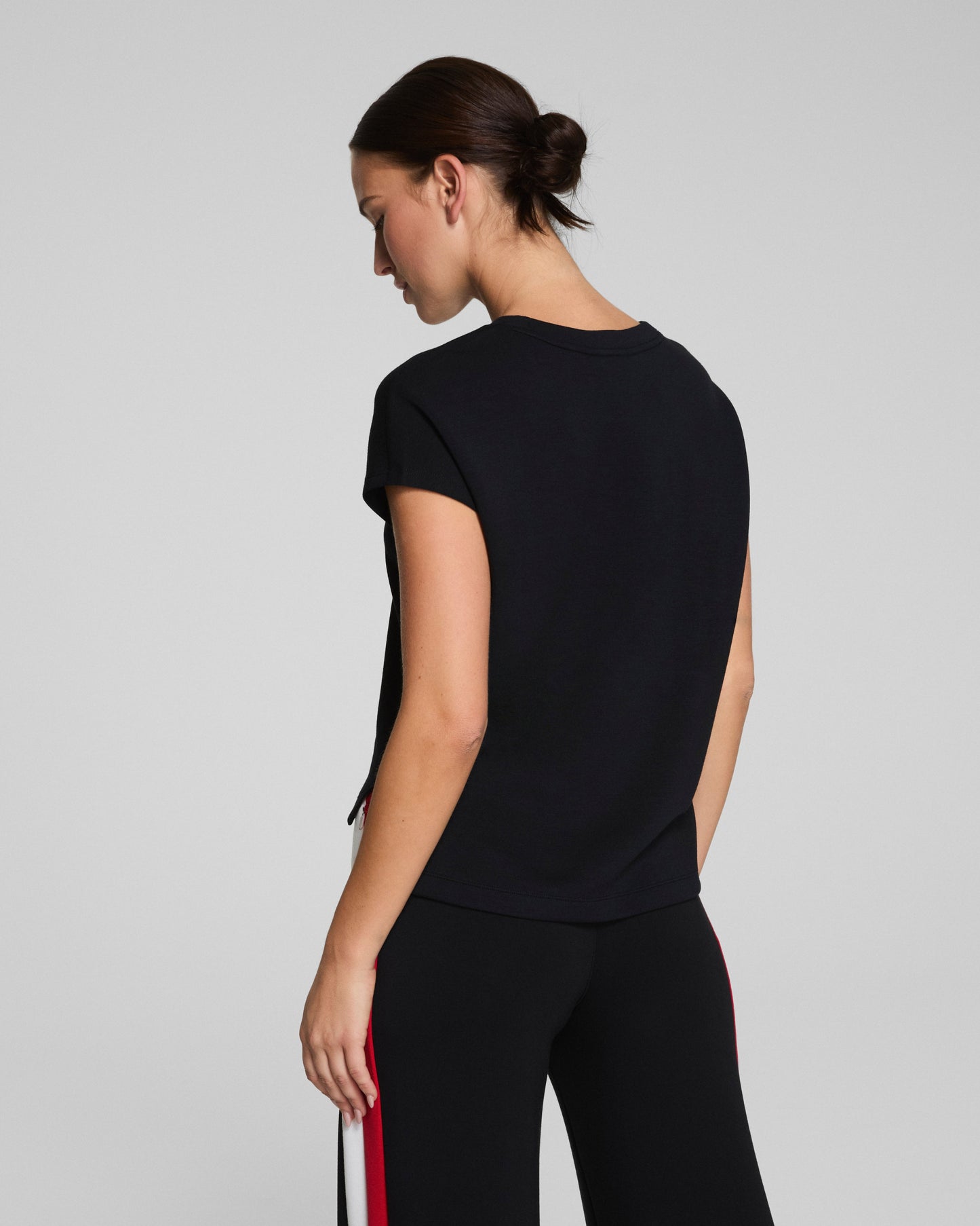 Airessentials Light Tee Very Black - SPANX