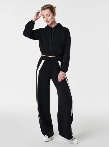 Airessential Cropped Hoodie Very Black - SPANX