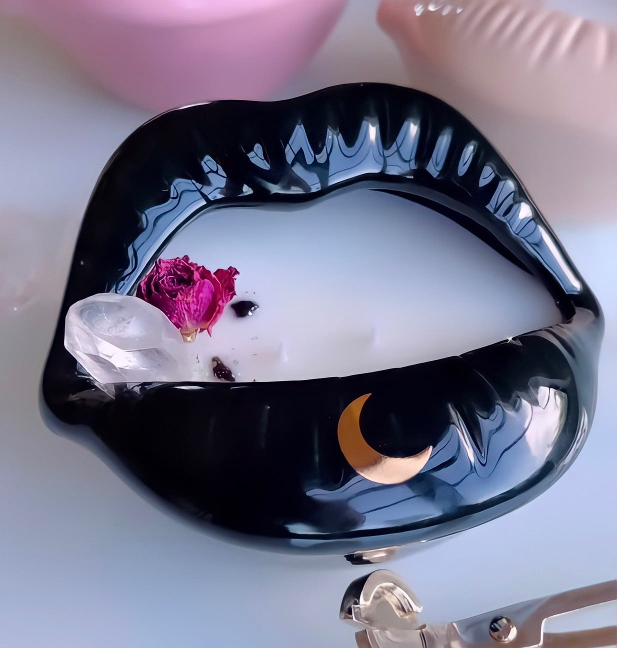 Black Moon Lip Dish Candle - Gateway To Glow
